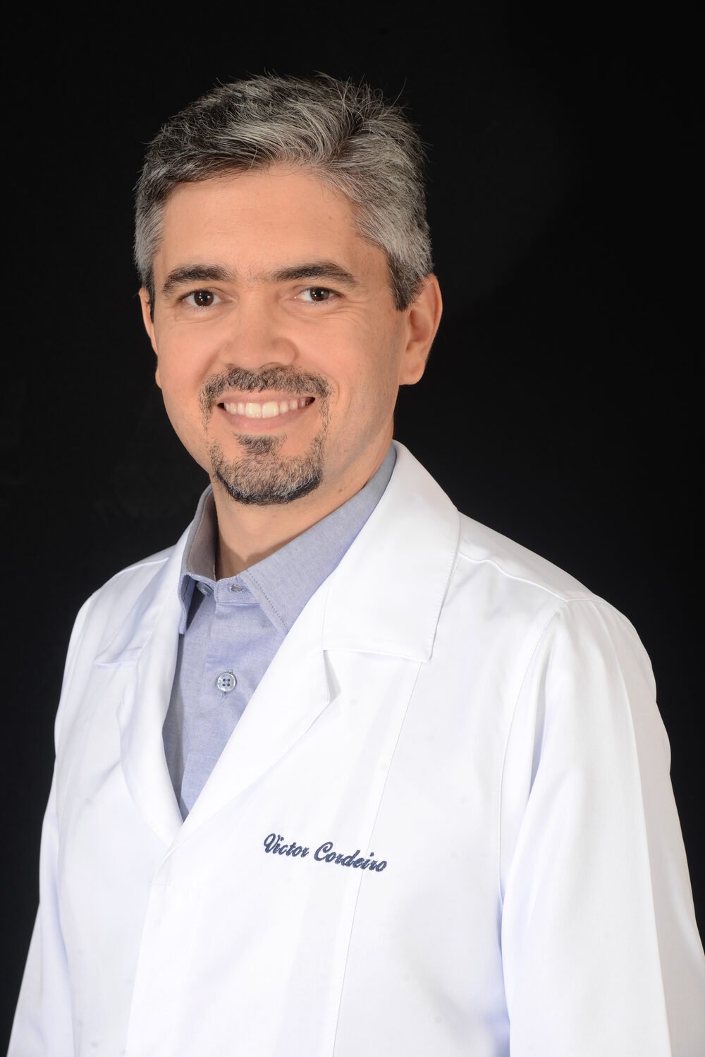 Dr. Victor Cordeiro, cirurgião-dentista em João Pessoa
